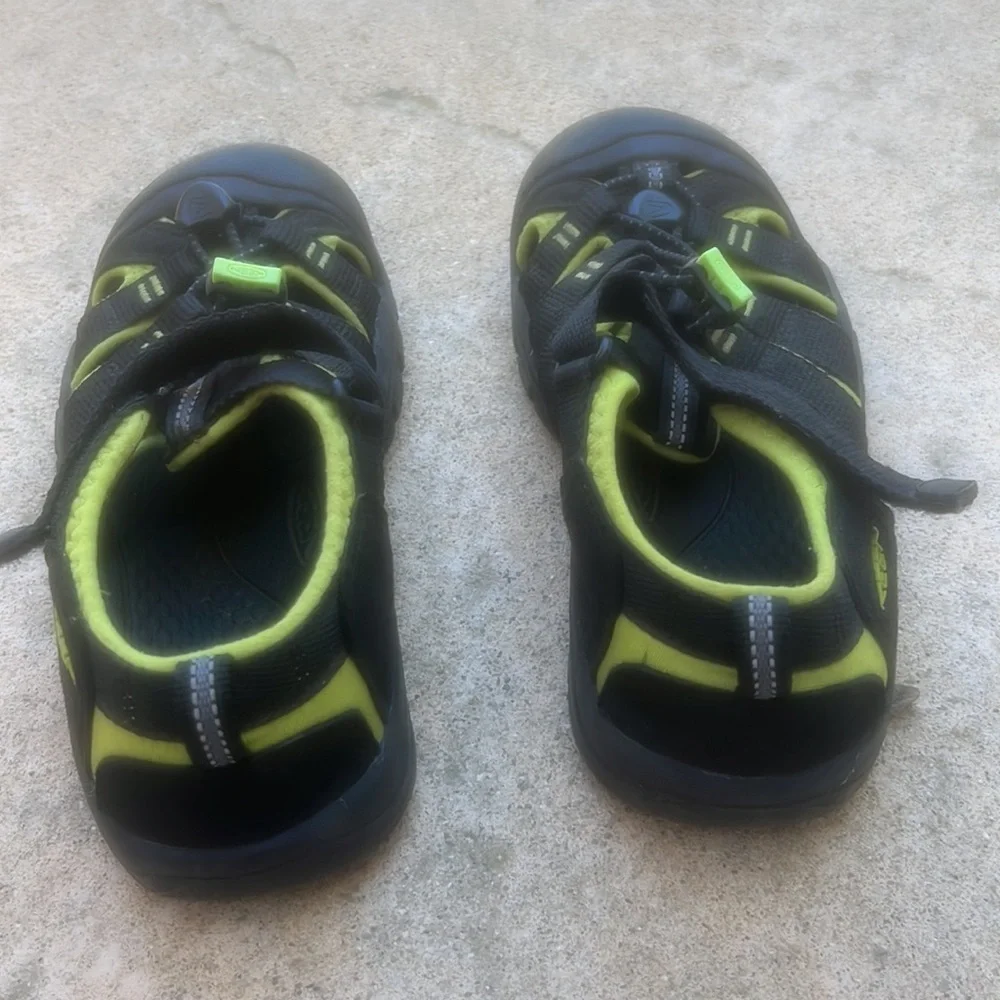 Keen Big Kids Newport H2 Water Sandal Black/Lime/Green Size 3